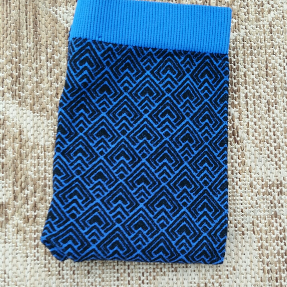 Nikibiki Spades Seamless Knit Leggings One Size (0-8) NWOT - Picture 2 of 5